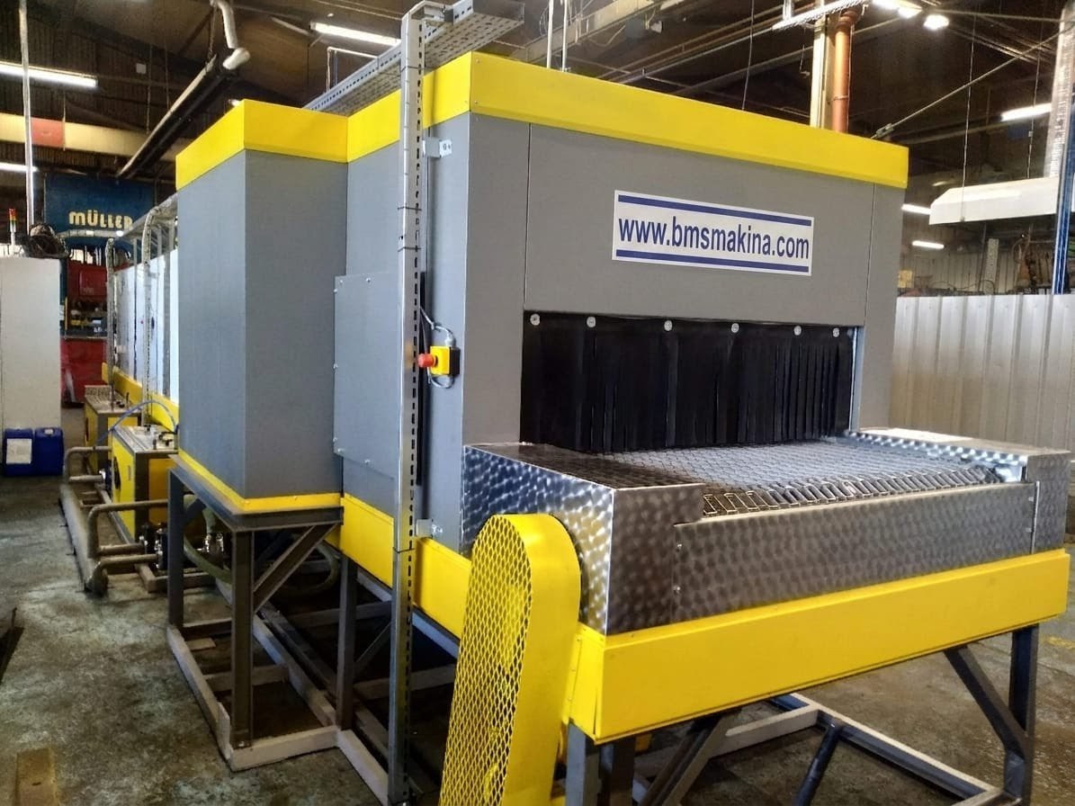 Endüstriyel konveyör bantlı yıkama makineleri